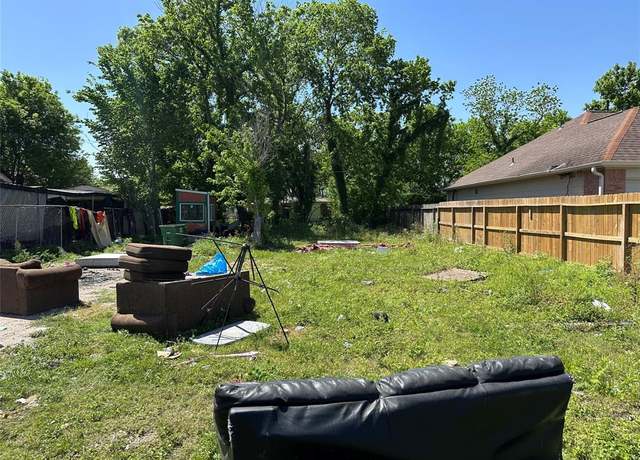 Property at 3916 Galesburg St, Houston, TX 77051