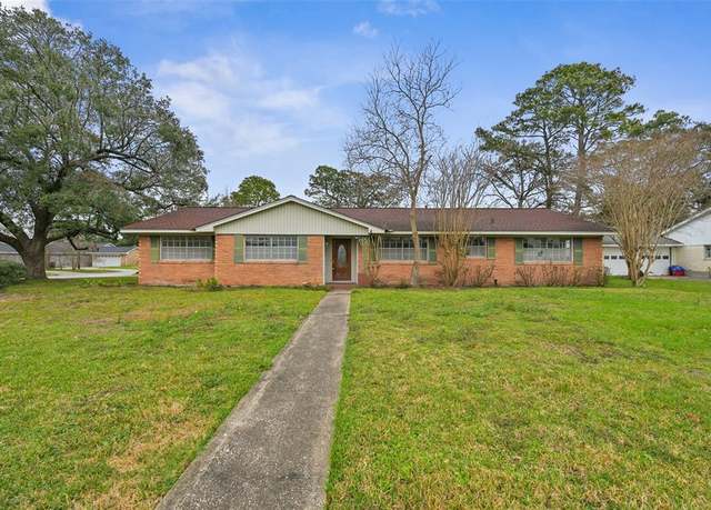 Property at 5020 Glenhaven Dr, Baytown, TX 77521, 4 beds, 2 baths