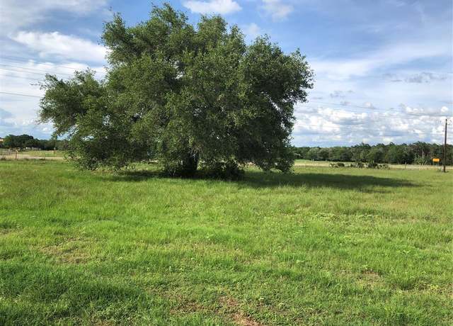 Property at 154 Pvt 1671, Hallettsville, TX 77964