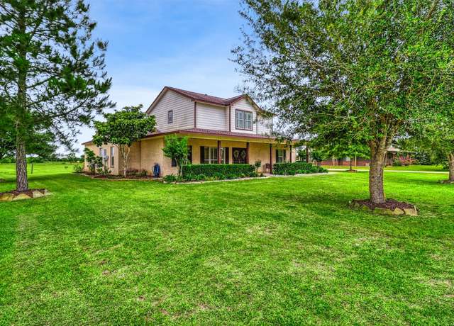 Property at 3026 Dees Cir, Sealy, TX 77474, 3 beds, 2.5 baths
