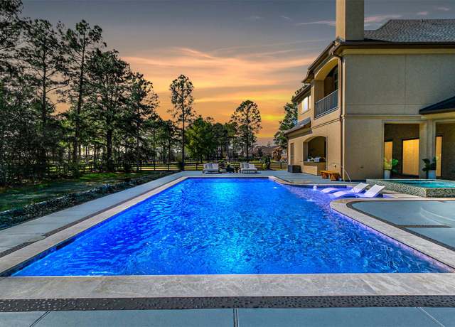 Property at 28 Royal King Rd, Tomball, TX 77377, 5 beds, 5.5 baths