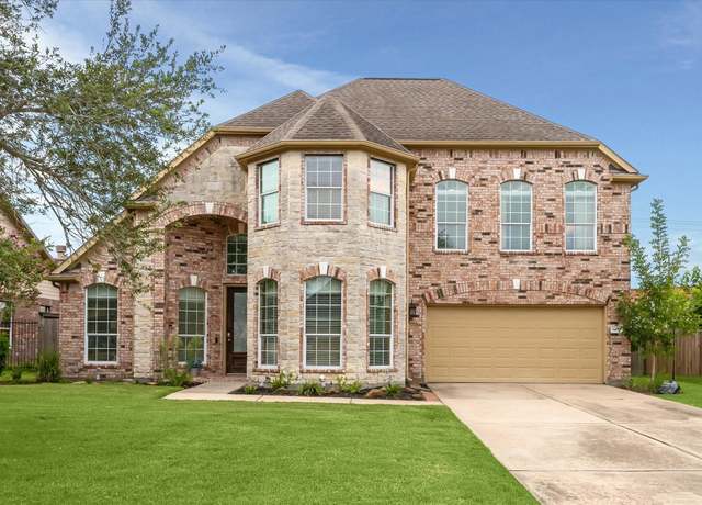 Property at 1483 Allison St, Alvin, TX 77511, 4 beds, 3.5 baths