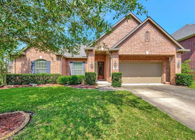 Property at 4212 Parkview Terrace Ln, Dickinson, TX 77539, 4 beds, 2.5 baths