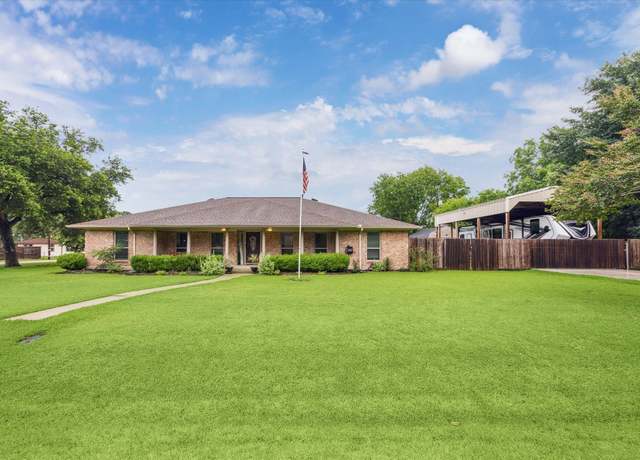 Property at 2501 Halbert Dr, Pearland, TX 77581, 3 beds, 2 baths