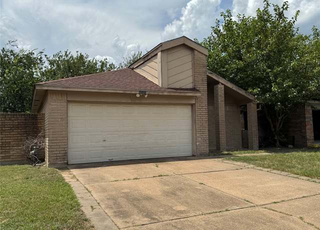 Property at 10727 Staghill Dr, Houston, TX 77064, 3 beds, 2 baths