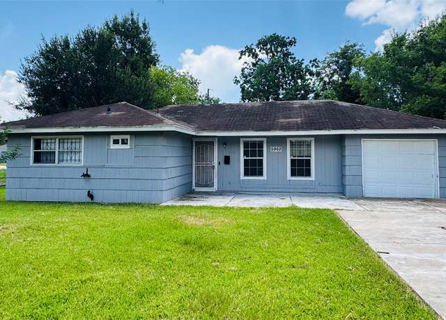 Property at 5962 Van Fleet St, Houston, TX 77033, 4 beds, 1.5 baths