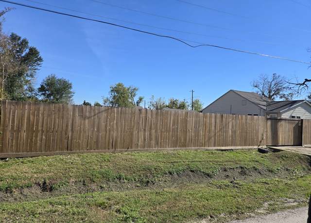 Property at 6208 Los Angeles St, Houston, TX 77026