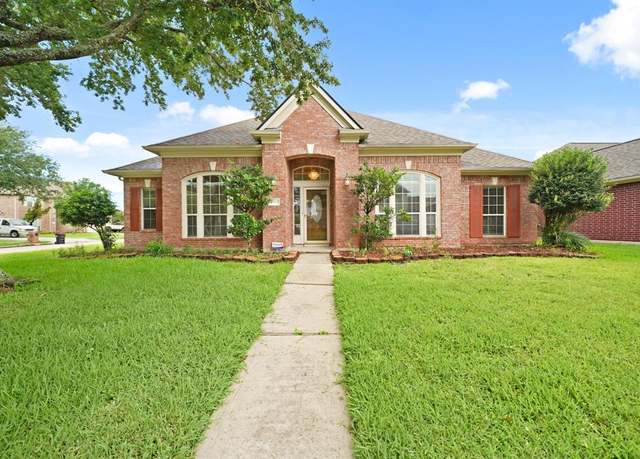 Property at 4903 Cedar Cove Dr, Baytown, TX 77521, 4 beds, 2.5 baths