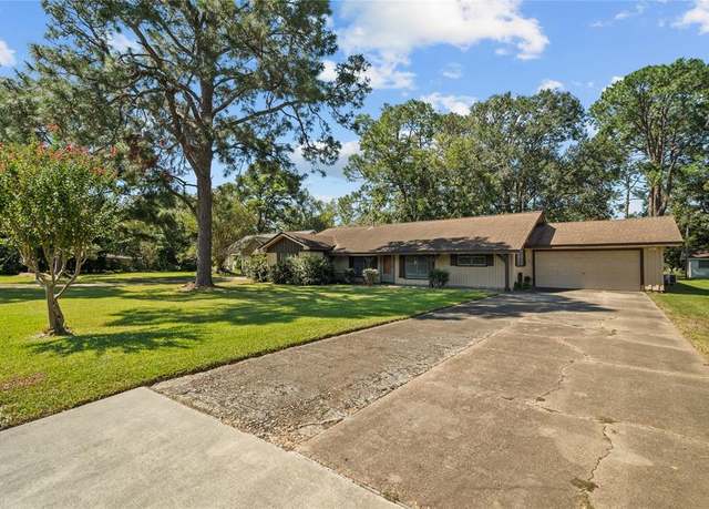 Property at 225 N Amburn Rd, Texas City, TX 77591, 4 beds, 3 baths