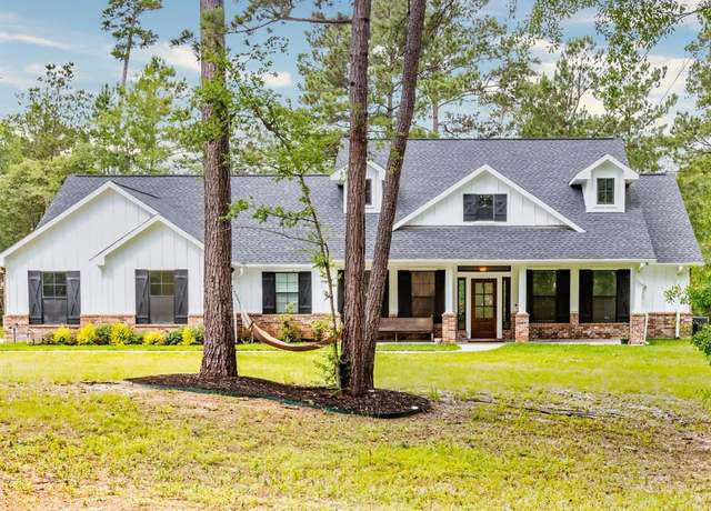 Property at 165 Sanctuary Rd, Huntsville, TX 77340, 4 beds, 3.5 baths