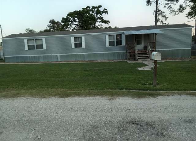 Property at 229 E Yaupon Oak, Onalaska, TX 77360, 2 beds, 2 baths