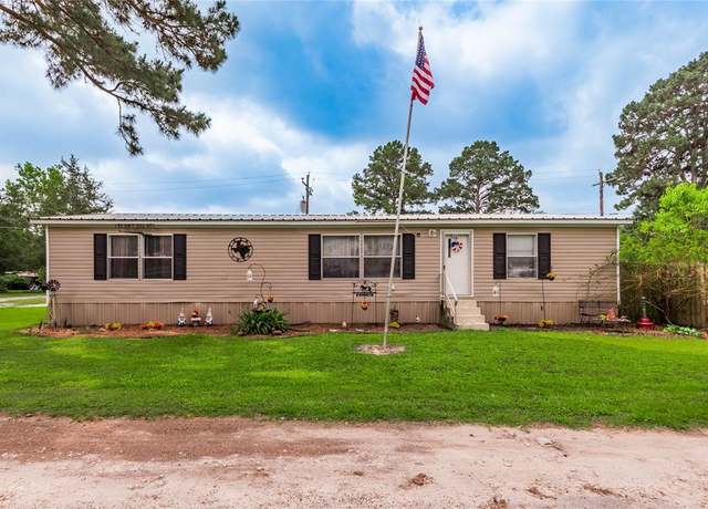 Property at 200 Saturn Dr, Trinity, TX 75862, 3 beds, 3 baths