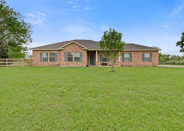 Property at 1056 Longhorn Trl, Angleton, TX 77515, 4 beds, 2 baths