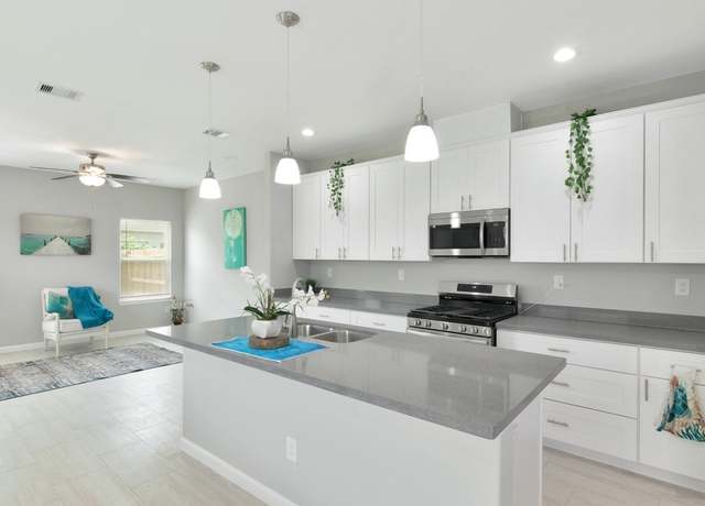 Property at 414 Armstrong St, Houston, TX 77029, 3 beds, 2.5 baths