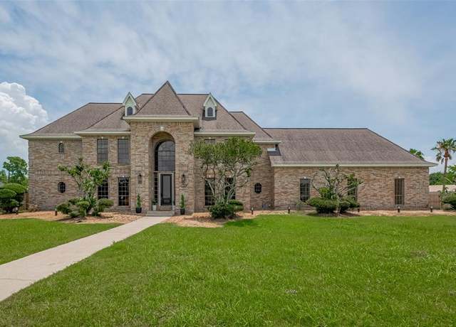 Property at 6802 Plantation Dr, Baytown, TX 77523, 5 beds, 5.5 baths