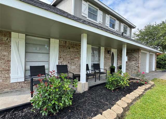 Property at 1865 El Mar Ln, Seabrook, TX 77586, 5 beds, 2 baths