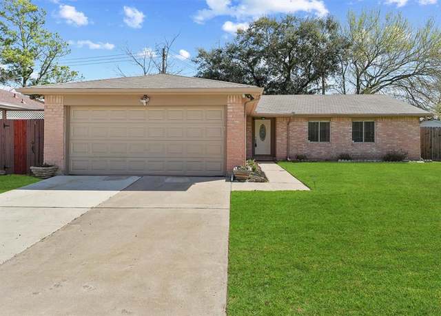 Property at 10339 King Ranch Ln, Sugar Land, TX 77498, 3 beds, 2 baths