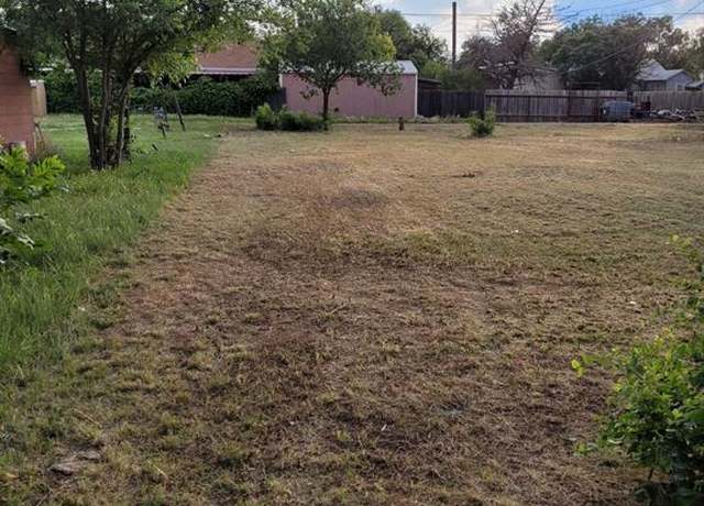 Property at 122 NW Avenue E, Hamlin, TX 79520, 2 beds, 1 bath