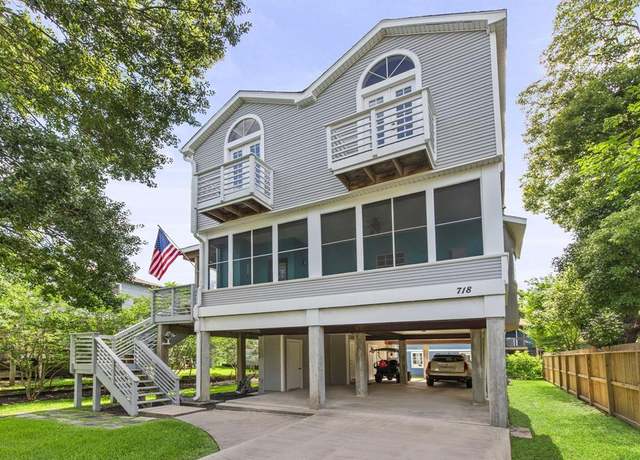 Property at 718 Pine Rd, Clear Lake Shores, TX 77565, 3 beds, 2.5 baths