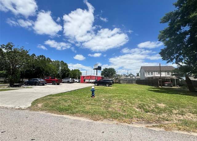 Property at 101 & 103 Amundsen St, Houston, TX 77009