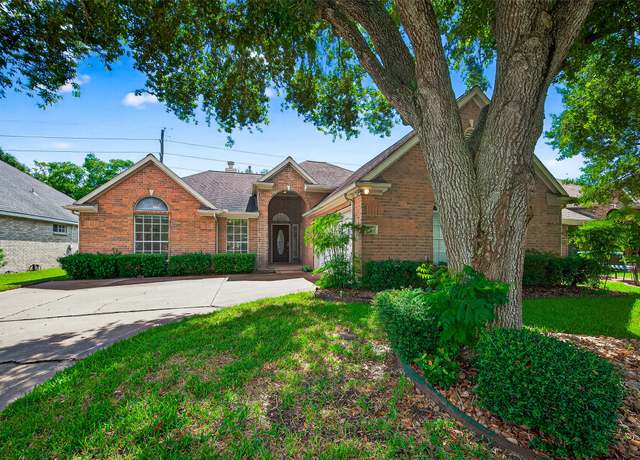 Property at 3943 E E Peach Hollow Circle Cir, Pearland, TX 77584, 2 beds, 2 baths