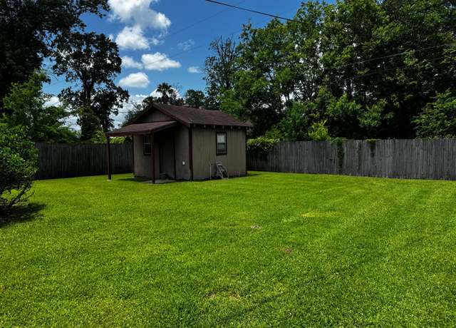 Property at 3730 Bowen Dr, Beaumont, TX 77708, 3 beds, 2 baths