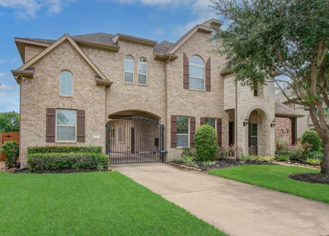Property at 4219 Scenic Valley Ln, Sugar Land, TX 77479, 5 beds, 3.5 baths