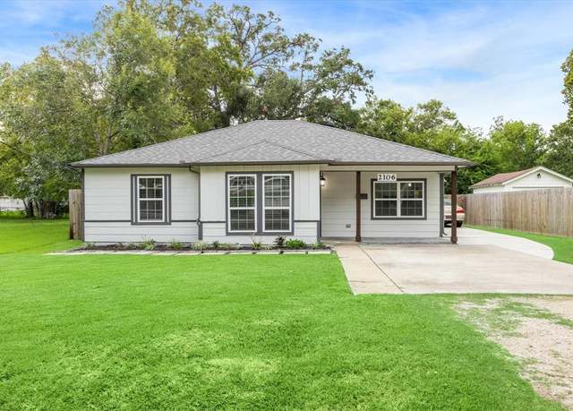 Property at 2106 N Galveston Ave, Pearland, TX 77581, 3 beds, 2 baths