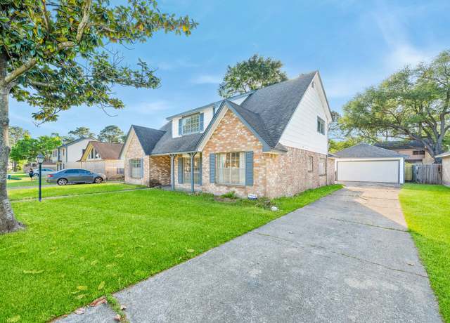 Property at 4902 Sabrina Dr, Houston, TX 77066, 5 beds, 2.5 baths
