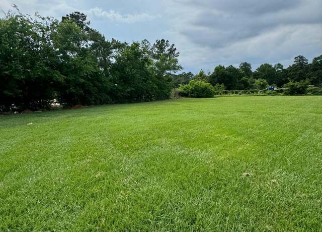 Property at 520-542 W Richey Rd, Houston, TX 77090, 3 beds, 2 baths