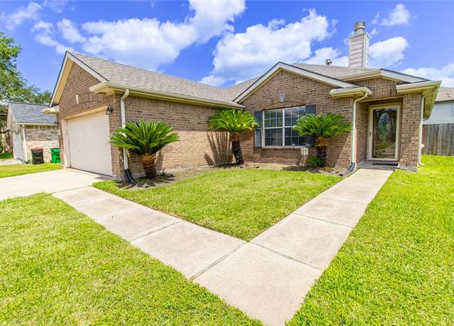 Property at 4919 Bentonite Blvd, Baytown, TX 77521, 3 beds, 2 baths