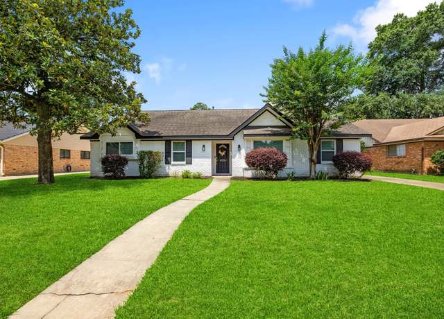 Property at 4411 Deer Lodge Dr, Houston, TX 77018, 4 beds, 2.5 baths