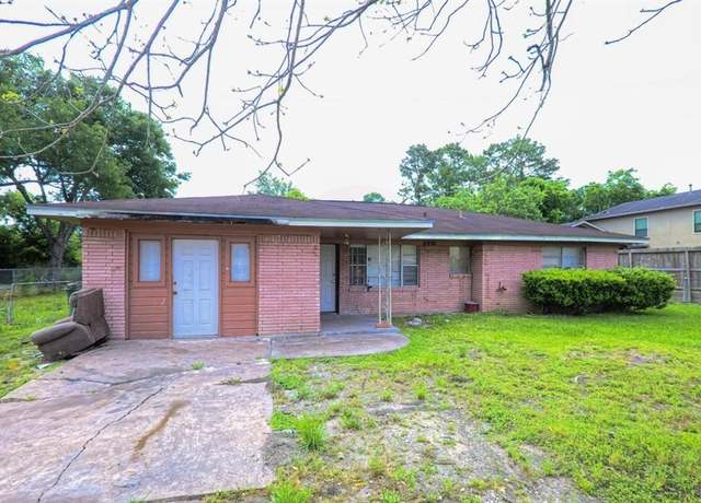 Property at 6820 Thrush Dr, Houston, TX 77087, 4 beds, 1.5 baths