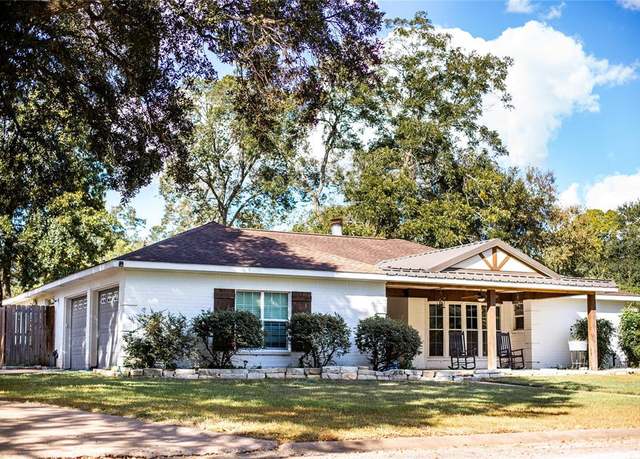 Property at 14902 Bernard Timbers Dr, East Bernard, TX 77435, 3 beds, 2 baths