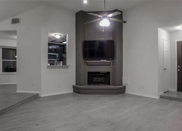 Property at 6914 Trail Lake Dr, San Antonio, TX 78244, 3 beds, 2 baths