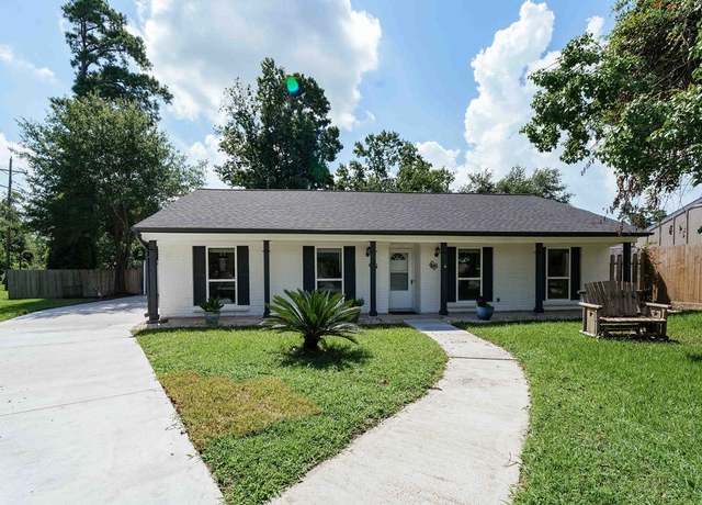 Property at 28926 Twisted Oak Dr, Shenandoah, TX 77381, 4 beds, 2 baths