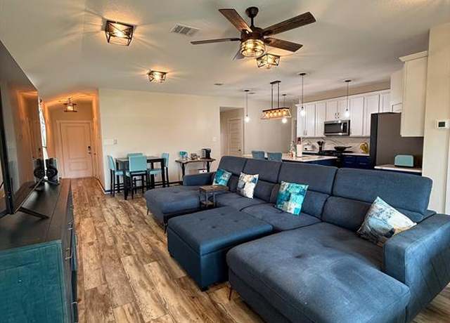 Property at 1114 Della Ln, Rosharon, TX 77583, 3 beds, 2 baths