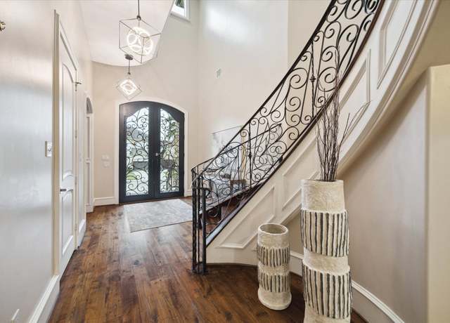Property at 3822 Drummond St, Houston, TX 77025, 5 beds, 6.5 baths