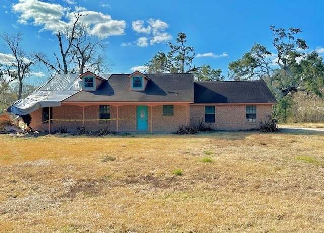 Property at 1011 County Road 678, Brazoria, TX 77422, 3 beds, 2 baths