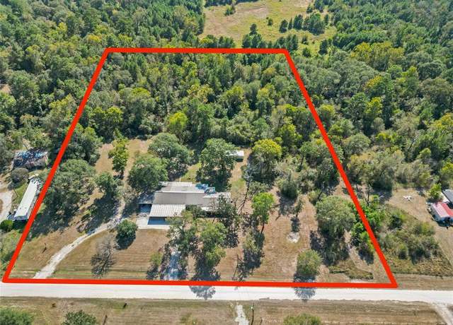 Property at 33 W Walnut Lake Dr, Huntsville, TX 77320, 4 beds, 3 baths