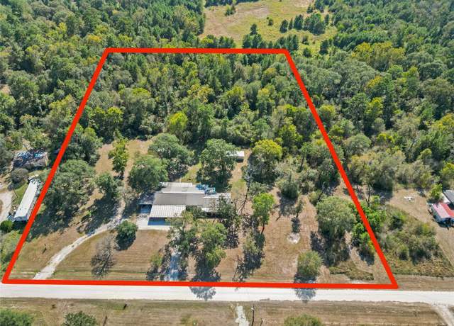 Property at 33 W Walnut Lake Dr, Huntsville, TX 77320, 4 beds, 3 baths