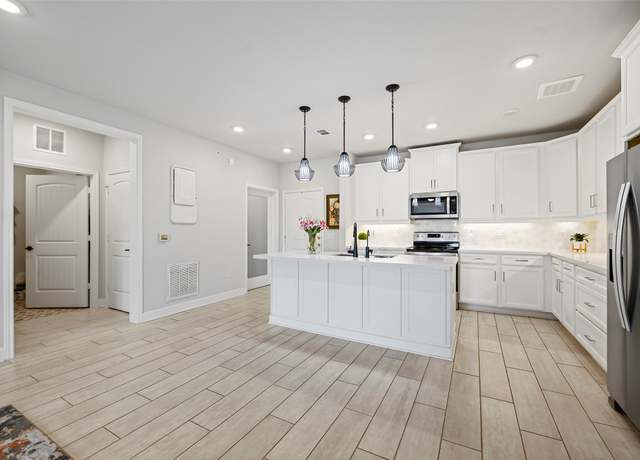 Property at 6804 Westview Dr #1404, Houston, TX 77055, 2 beds, 2 baths