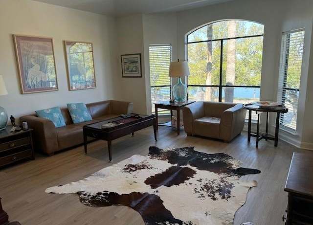 Property at 517 Mariners Dr, Kemah, TX 77565, 2 beds, 2.5 baths