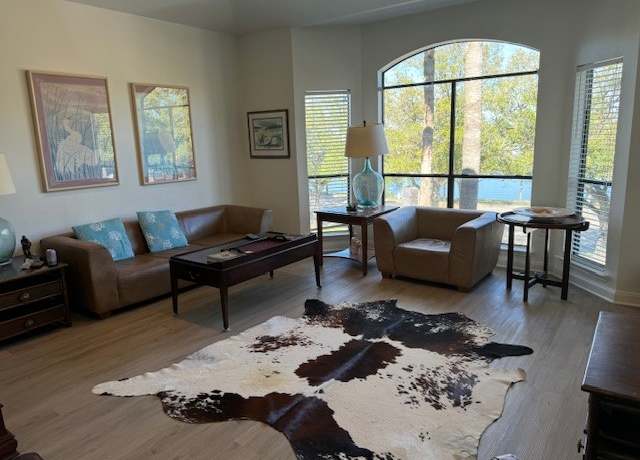 Property at 517 Mariners Dr, Kemah, TX 77565, 2 beds, 2.5 baths