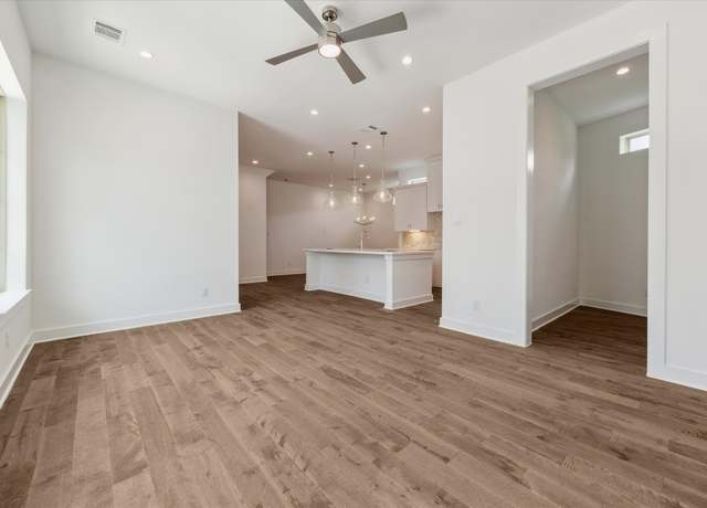 Property at 5309 Eigel St, Houston, TX 77007, 3 beds, 3.5 baths