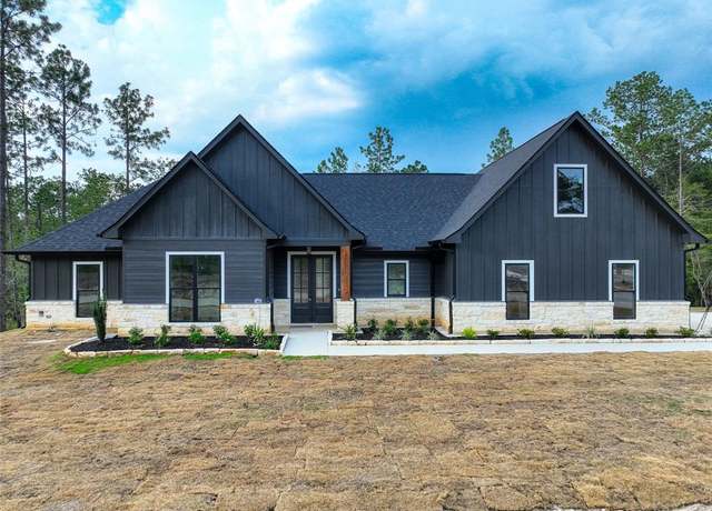 Property at 130 Crazy Horse Dr, Brookeland, TX 75931, 5 beds, 3 baths