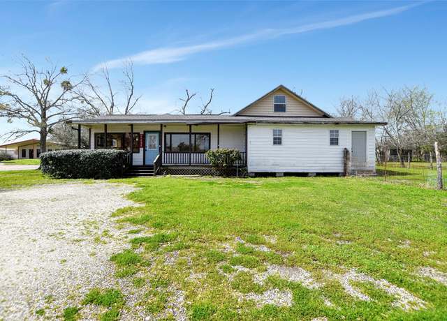 Property at 301 Price St, Madisonville, TX 77864, 2 beds, 2 baths