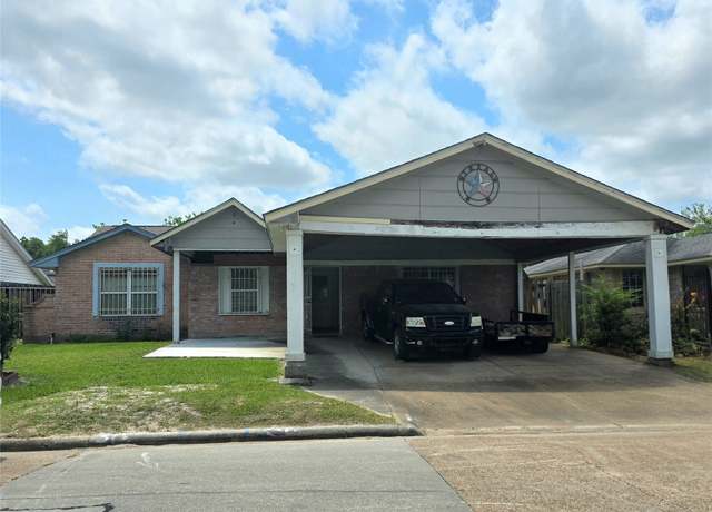 Property at 939 Point Blank Dr, Houston, TX 77038, 4 beds, 2 baths