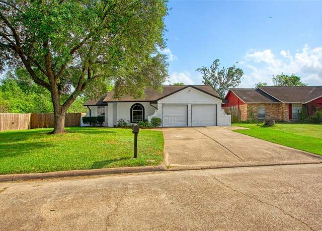 Property at 7027 Log Hollow Dr, Houston, TX 77040, 3 beds, 1.5 baths