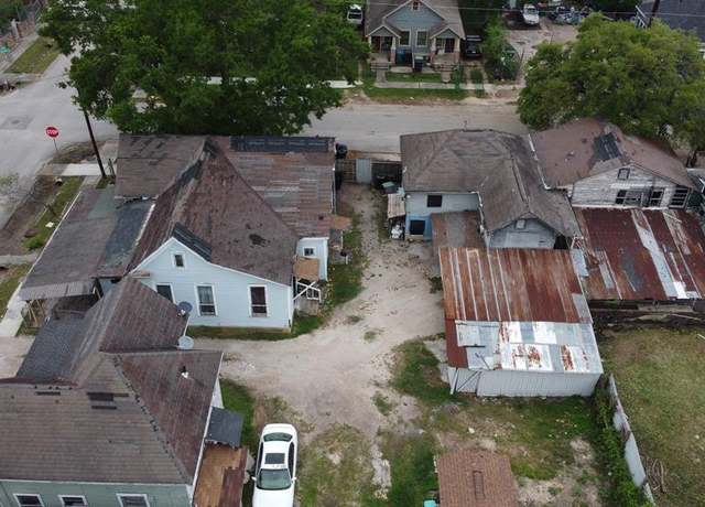 Property at 2016 & 2018 Gentry St, Houston, TX 77009, 2 baths